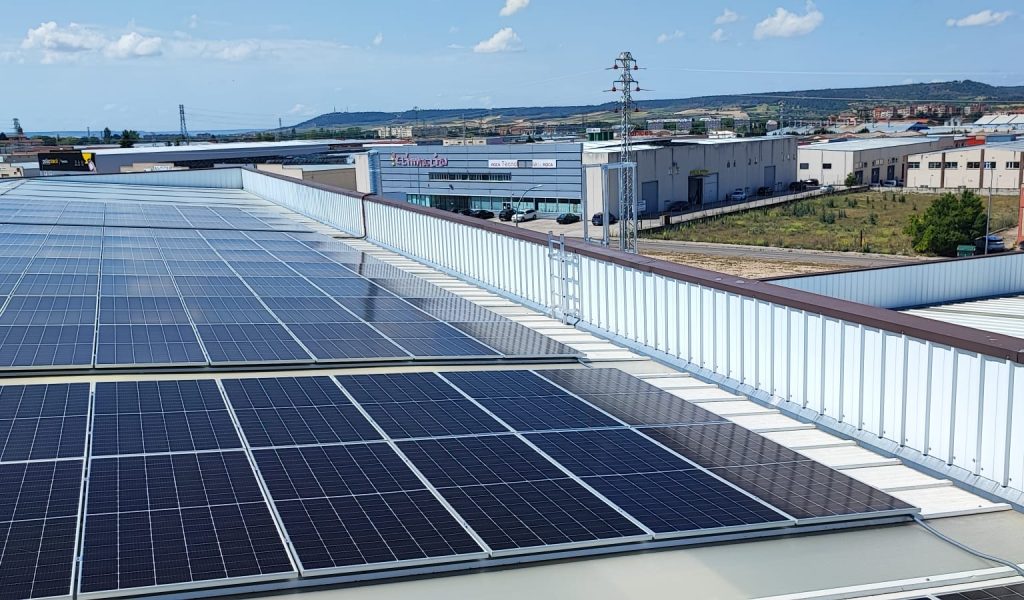 Instalación fotovoltaica. Cines Ortega